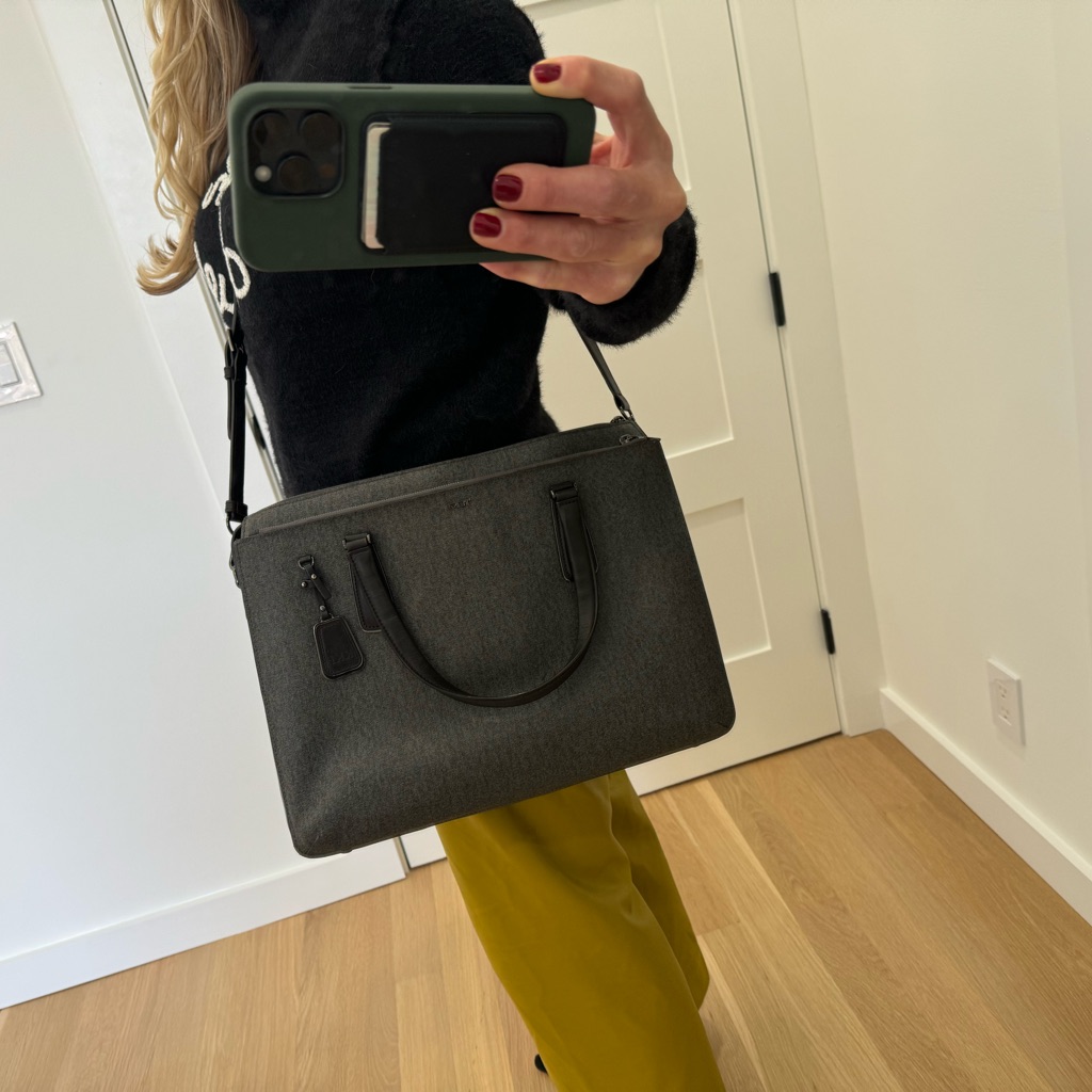 Tumi Graphite Briefcase - Stylish And Functional!